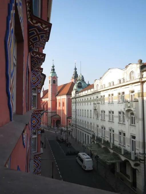 Center Marvel Lejlighed Ljubljana Eksteriør billede